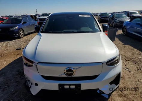 2023 Volvo C40 Recharge Ultimate z USA, uszkodzony, nr VIN YV4ED3GM3P2050178